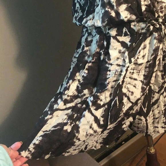 Da-Nang Silk Butterfly Romper M L - Picture 6 of 15